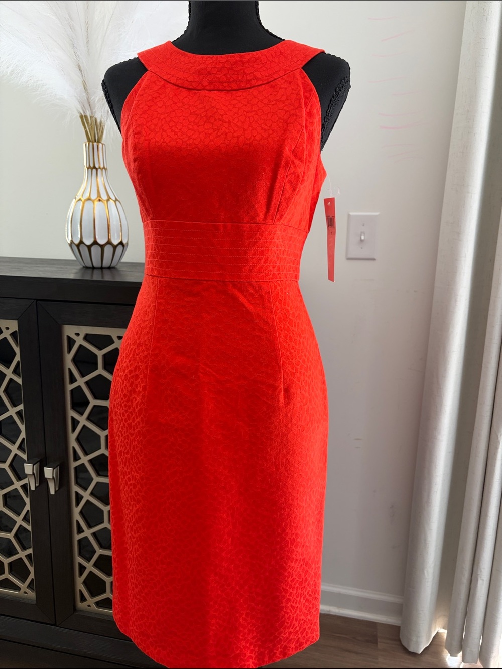 Muse Red Sleeveless Sheath Dress with Wide Collar